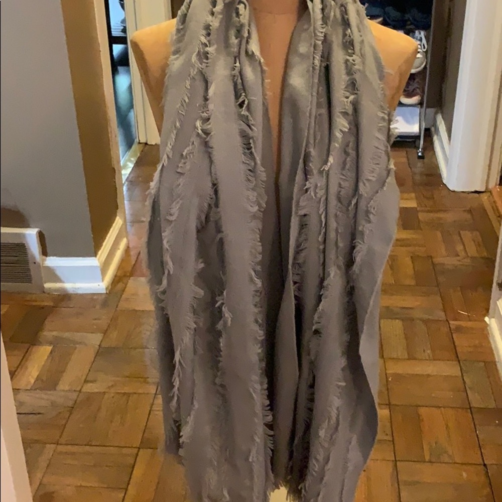Stella and dot grey frayed scarf
